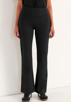 Bootcut-byxa Premium i Punto di Roma-trikå Mona Byxor|Matchande Set