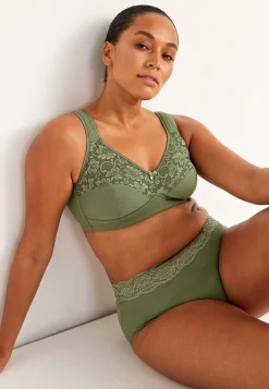 Bygellös mjuk-bh Anna Basplagg|Plus Size